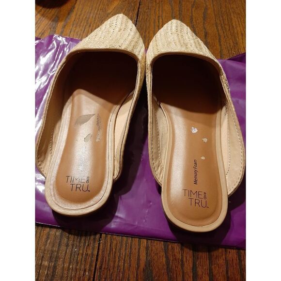 Good Used Condition 9W Tan Time & True Woven Slides Point Toe Shoes Memory Foam - Picture 3 of 4